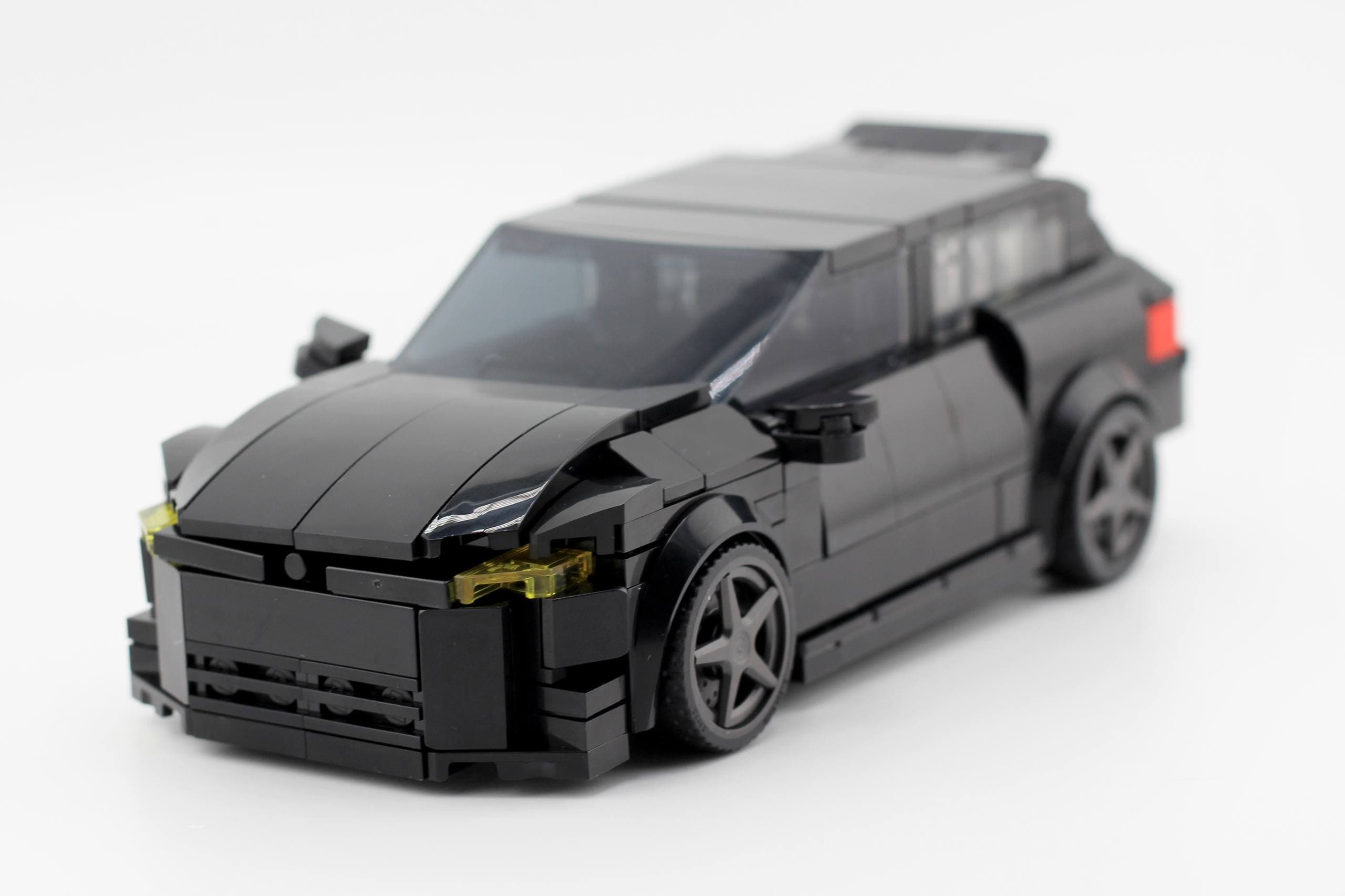Volkswagen Golf — модель в чёрном цвете