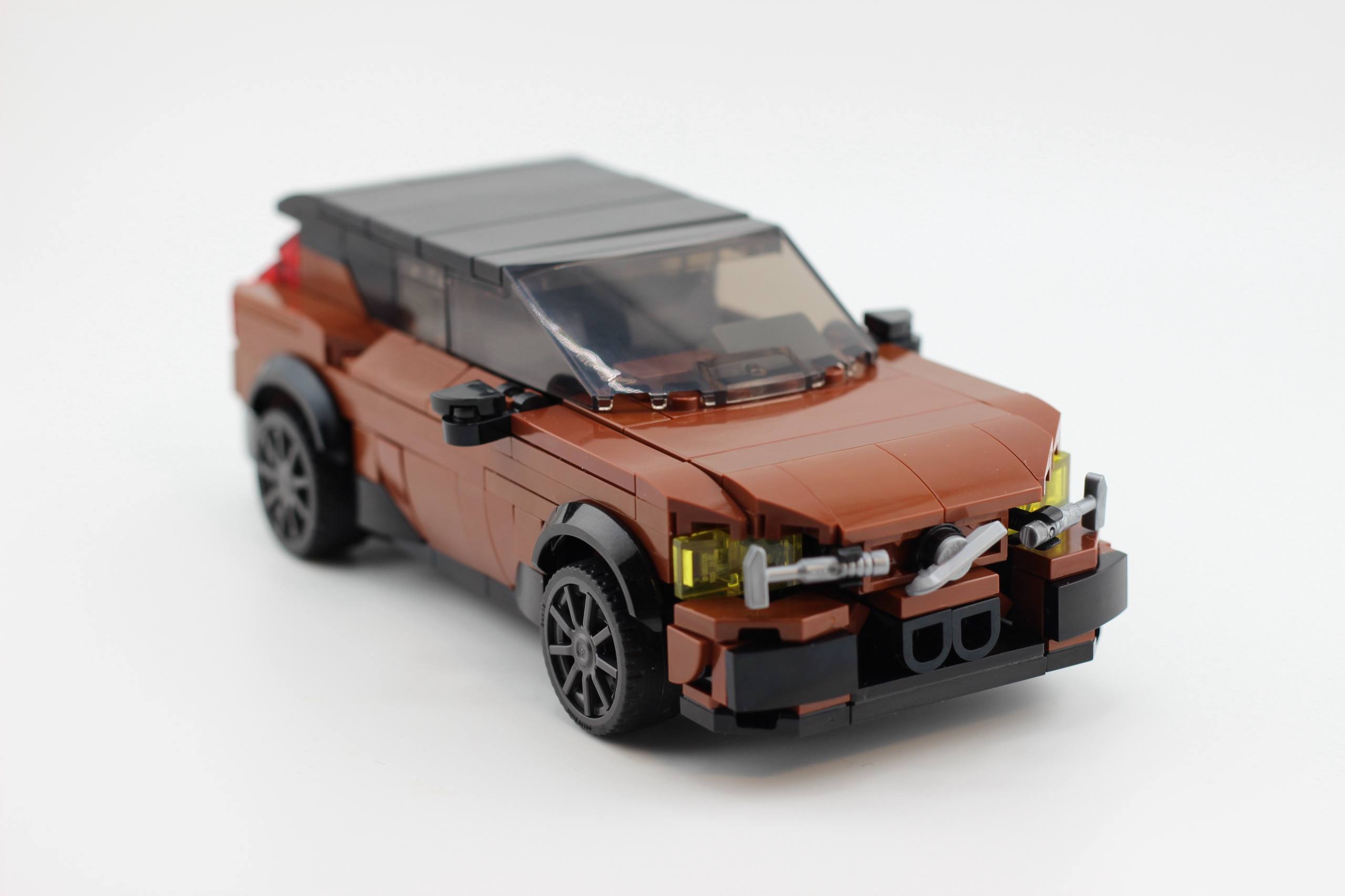 Машина Volvo из конструктора